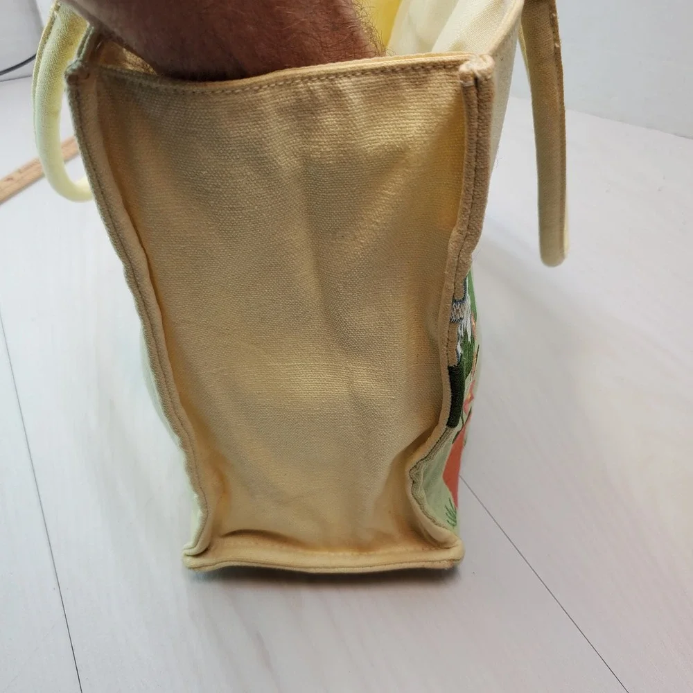 Canvas Tote Bag Embroidered Dog‎ Garden Scene Yellow Handles Snap Closure